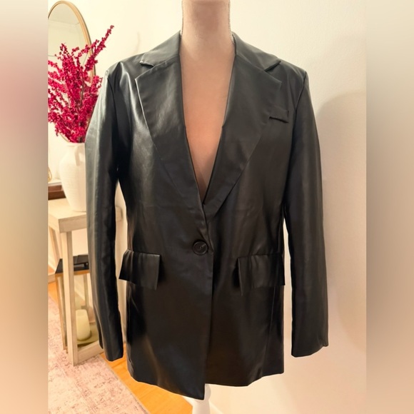PRINCESS POLLY | Jocelyn Black Faux Leather One Button Blazer | Size: L/XL - Picture 1 of 7